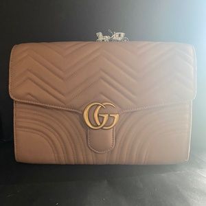 GUCCI Calfskin Matelasse GG Marmont Clutch Porcelain Rose